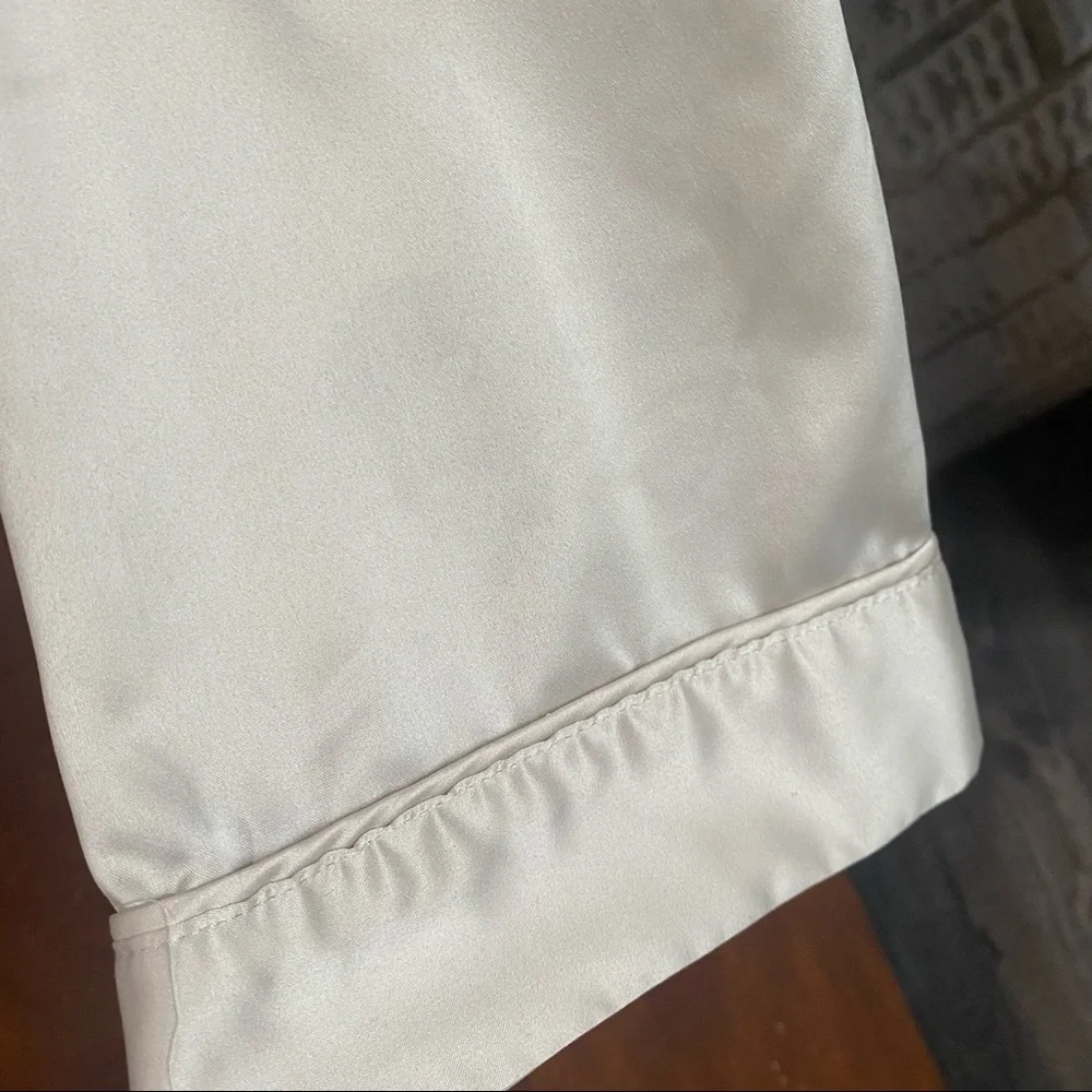 Champagne Satin Robe with Floral Pattern and side slits M/L - Picture 7 of 7